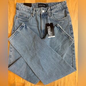 Straight Leg Jeans with High Waist In a Medium Blue Vintage Wash - Size 0- NEW